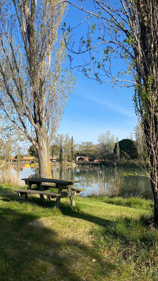 Joli Appartement 27M2 Oasis Provencale En Village Vacances En Camargue Арл Екстериор снимка