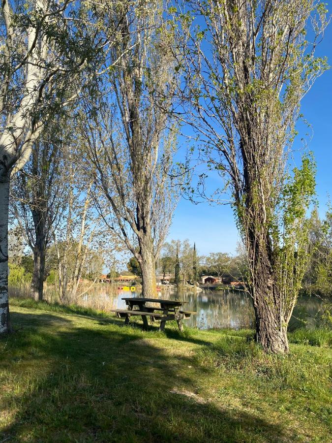 Joli Appartement 27M2 Oasis Provencale En Village Vacances En Camargue Арл Екстериор снимка
